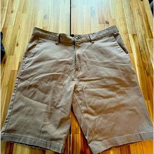 Volcom VMONTY Mens stretch Khaki shorts Size 38